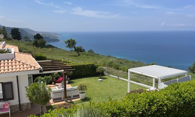 Marina di Zambrone Villa | Luxurious villa "Casa La Perla" in Tropea area