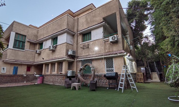 Al-Basatin Villa | Luxurious villa with swimming pool, private entrance and garden