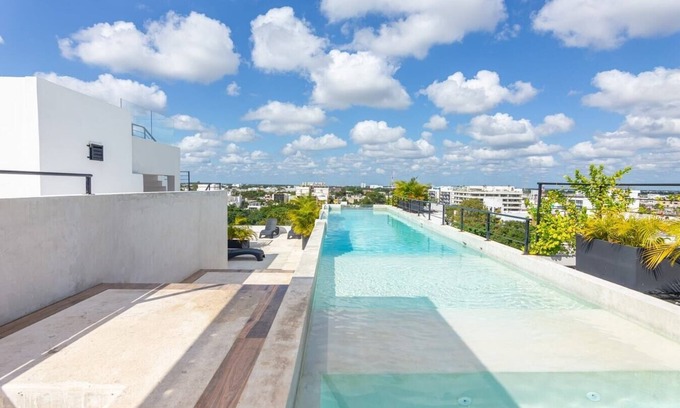 Tohoku Apartment | Luxury 1BD Condo 3 blk from 5th Ave W/PoolandParking