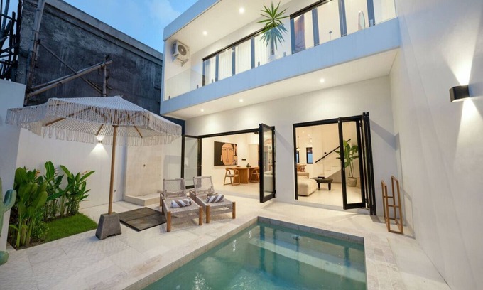 Kerobokan Apartment | Luxury 1BR Private Pool Villa