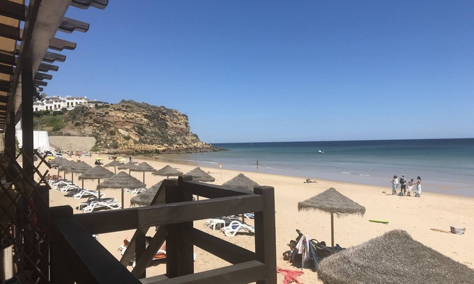 Burgau Apartment | Luxury 2 Bed/2 Bath Apartment, large Veranda, A/C, Wi-Fi, Pool, 5 mins to Beach