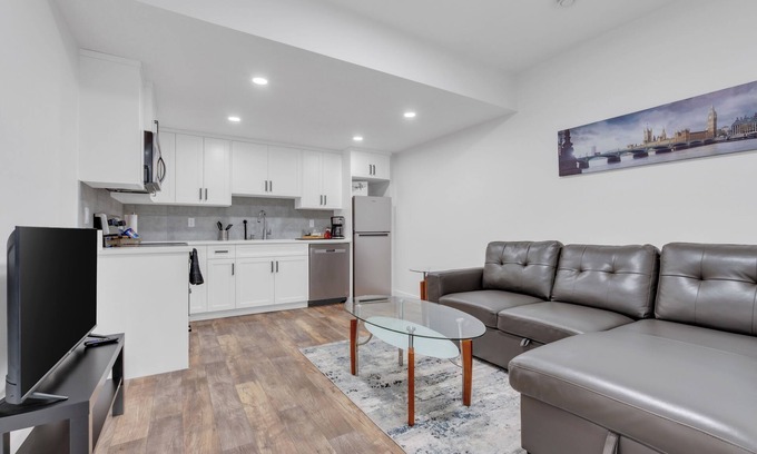 Southeast Calgary House | Luxury 2Bdr Retreat, Calgary, Everything You Need, Best coffee