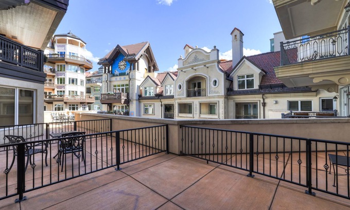 Vail Condo | Luxury 3 Bedroom Condo at The Arrabelle by RedAwning - Save 20% on 7+ Nights!
