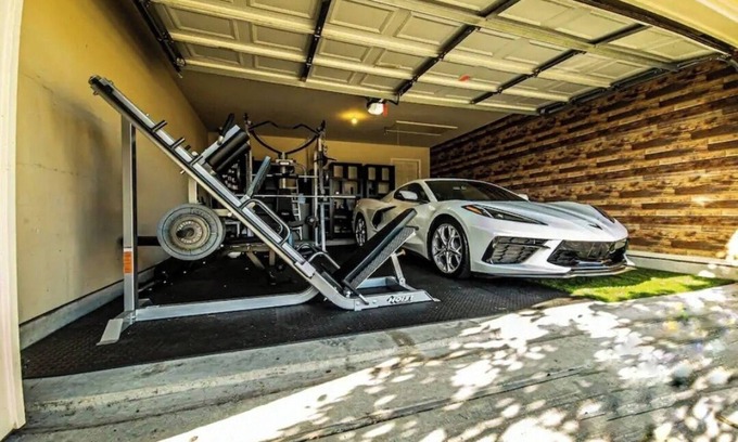 Spring House | Luxury 4BR Villa w/Gym, Golf Simulator & Office Near Exxon HQ & Old Town Spring