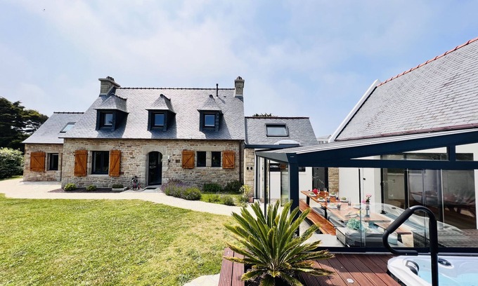 Brignogan-Plage Villa | Luxury 5*Star Villa on the beach SPA +Jacuzzi+Sauna