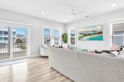 Wilmington Beach House | Luxury 5BR- Heated Pool FREE for Sept-Oct