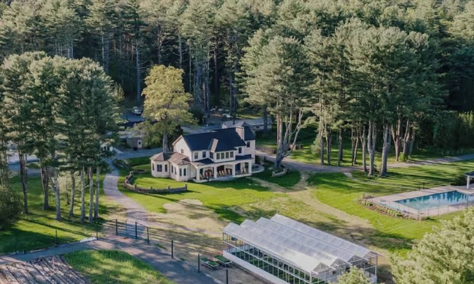 Kerhonkson House | Luxury 62-Acre Retreat, Refined Rustic Charm & Resort-Style Amenities .