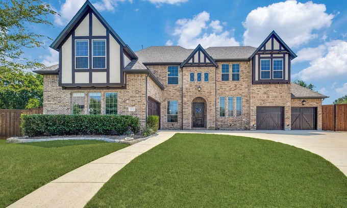 Highland Village House | Luxury 6B/5.5B Family Home, Pet-Friendly, Lake Lover, Game Lover. Health focused
