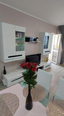 rajon Vrabnitsa Apartment | Luxury and stylish apartmen, metro station Obelya