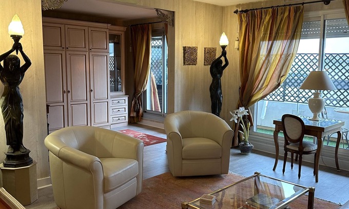 Centre Ville Apartment | Luxury Apartment in Great Location. Come and be Parisian for a week!