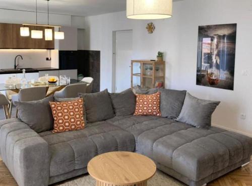 Strozanac Apartment | Luxury Apartment Ivo with Jacuzzi near the beach