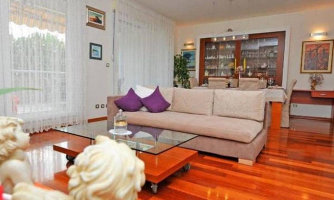 Znjan Apartment | Luxury apartment seaside on the beach