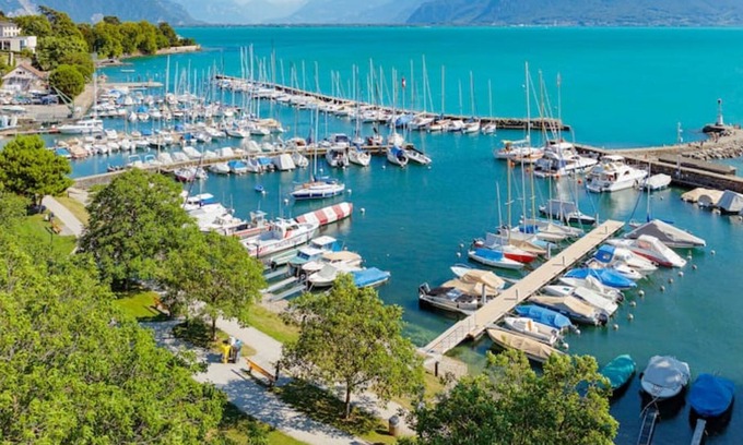 Vevey Apartment | Luxury apartment with lake and Mountain View in Montreux Vevey