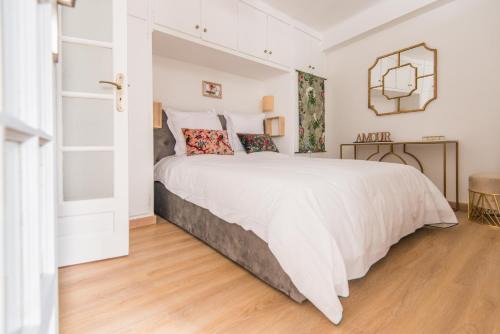 Grenelle Apartment | Luxury Art Deco Elegant Escape by Eiffel Tower