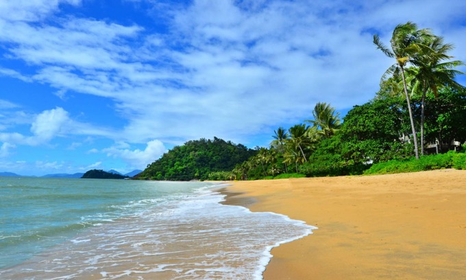 Trinity Beach Apartment | Luxury Beach Front Accommodation