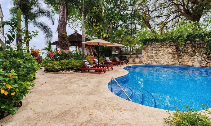 Gibbs Bay House | Luxury Beach Villa With Stunning Sea Views And Direct Access On To Mullins Beach