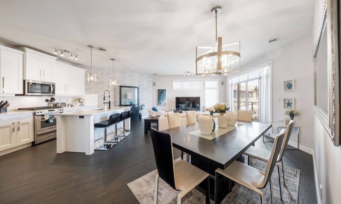 Westbank Condo | Luxury Beachfront Penthouse Suite. Approved for short-term rentals.