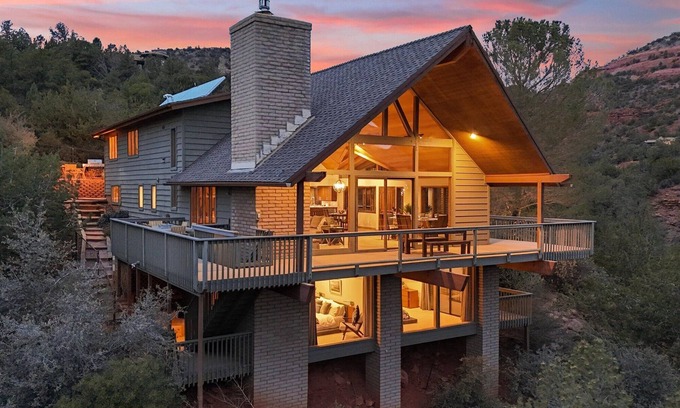 Sedona House | Luxury Cabin on the Creek with Red Rocks View