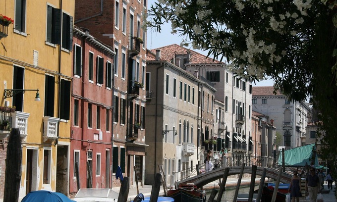Dorsoduro Apartment | Luxury canal-side apartment in heart of Dorsoduro - Fully Inclusive Rates