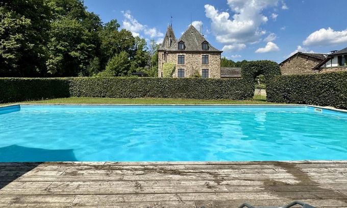 Trois-Ponts House | Luxury castle with a swimming pool and sauna