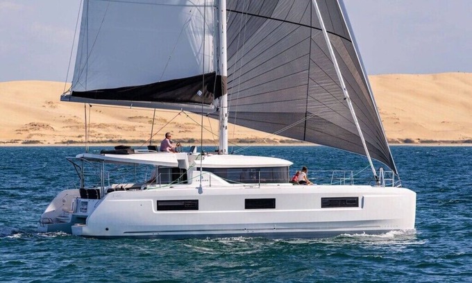 Lubbers Quarters Cay Boat Rental | Luxury Catamaran located in Marsh Harbour (4-cabins)- Lagoon 46