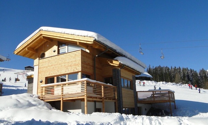 Annaberg im Lammertal Ski Chalet | luxury chalet TRUE SKI IN SKI OUT