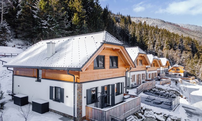 Donnersbachwald Ski Chalet | Luxury chalet with hottub, sauna and 4 terraces