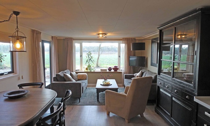 Municipality of Hardenberg Ski Chalet | Luxury chalet with access to holiday fun park opposite