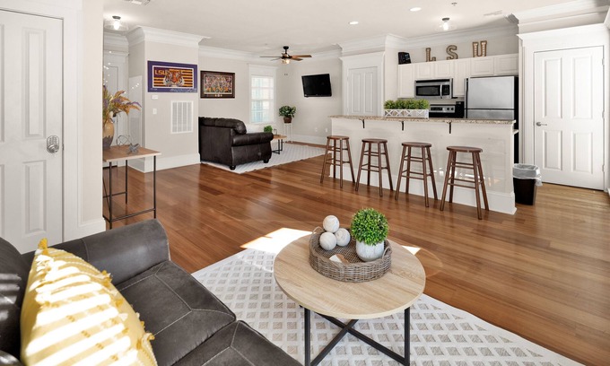 Highlands - Perkins Condo | Luxury Condo Steps from LSU Stadium/Campus