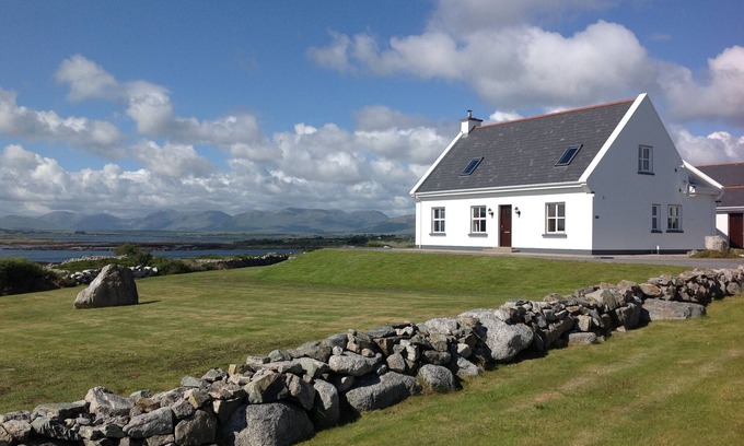 Connemara Cottage | Luxury Connemara Cottage With Panoramic Views Of The Sea And Mountains