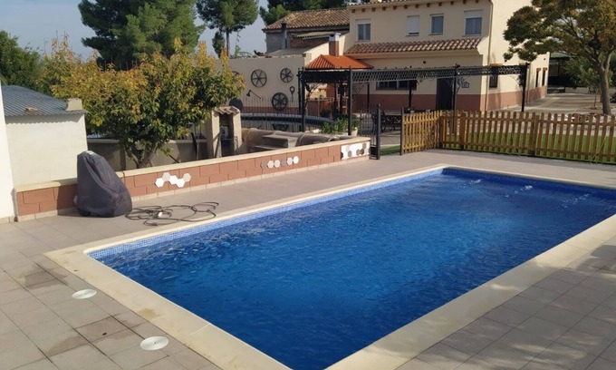 Caniles Cottage | Luxury cortijo with pool La Torre de Caniles