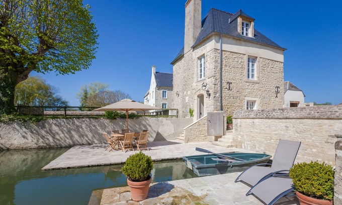 Vouilly Cottage | Luxury Cottage, Outdoor Nordic Hot Tub and Sauna, D-Day Beaches 15 km