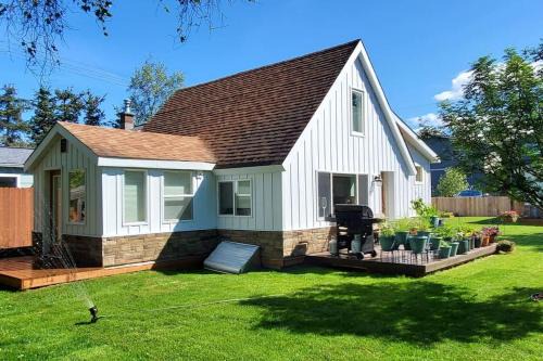South Addition House | Luxury DT Cottage - Free Parking - Self Check-In