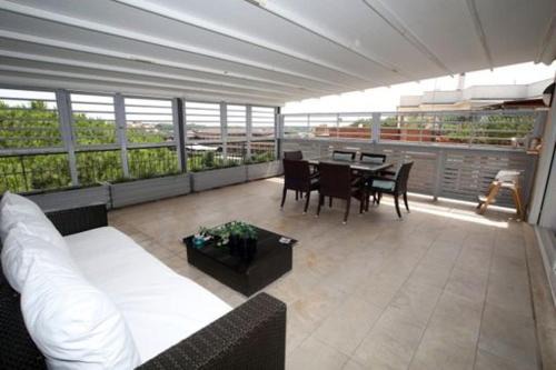 Gianicolo Apartment | Luxury Fangy House