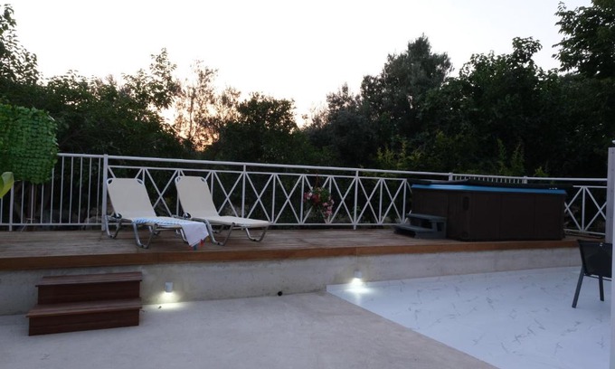 Paphos Apartment | Luxury Fani House Next to Harbor area with Jacuzzi