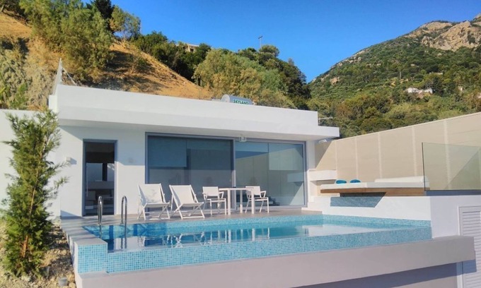 Argassi House | Luxury fiore suites 3