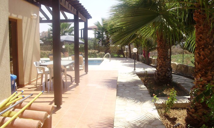 Kathikas Villa | Luxury four bedroom villa in peaceful area of Kathikas with big private pool