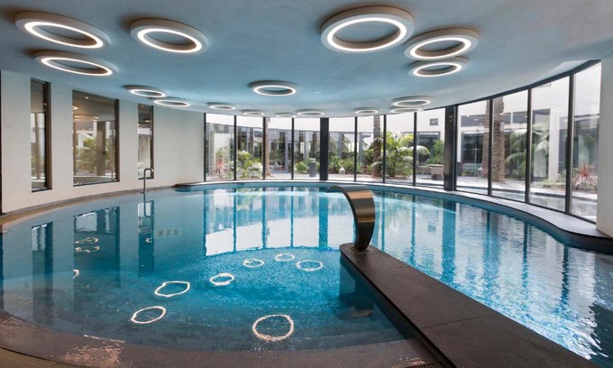 Cap-d'Antibes Apartment | Luxury garden apartment 2BR in the best development of Cap d'Antibes-Juan les Pins