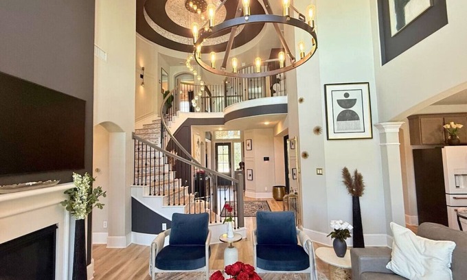 Atascocita Apartment | Luxury Getaway w/Pool, Sauna, Gym & Lagoon