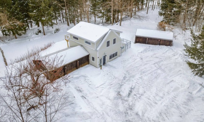 Brownsville Apartment | Luxury Home, Dog Suite - Rock Haven Carriage House