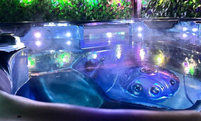 Locust Lake Village Ski Chalet | Luxury Hot Tub, Golf Cart & Fire Pit for Family Memories! Hiking, Skiing & Golf