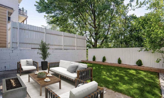 The Heights House | LUXURY house |13MIN TO NYC MANHATTAN|5 BEDROOMS! Sleeps 16+