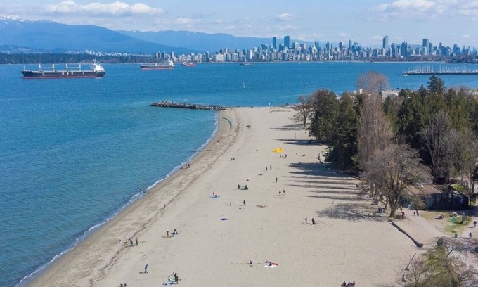 West Point Grey House | Luxury Jericho Beach House with Park-View
