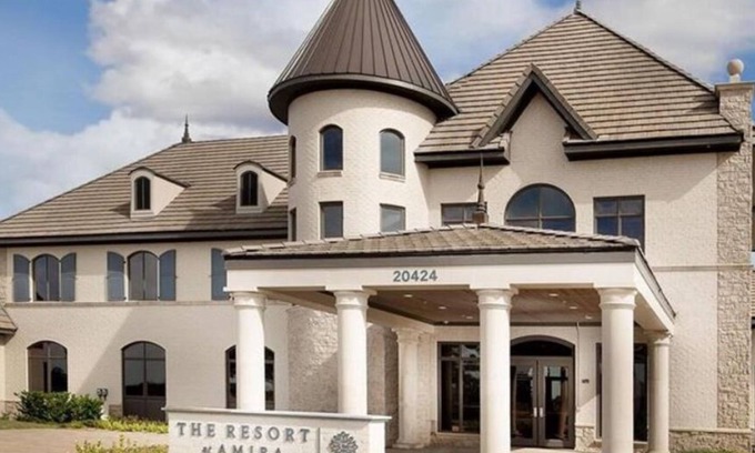 Rose Hill House | Luxury Living, Budget-Friendly Price – Book Your Stay Today! Quaint and Quiet.