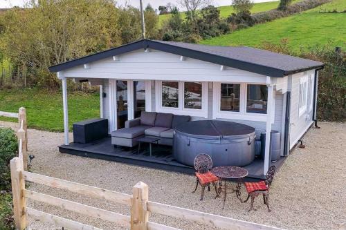 Donegal Apartment | Luxury Log Cabin with Private Hot Tub & Sea Views