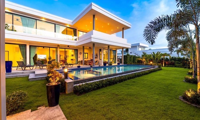 Hua Hin Villa | Luxury Modern 6 Bed Private Pool Villa LLW