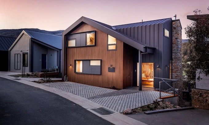 Lake Crackenback Ski Chalet | Luxury Mountain Chalet one of Crackenback's best