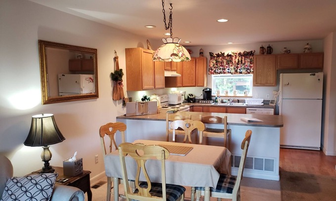 Wildernest House | Luxury Mountain Home Mountain Views Free Wifi