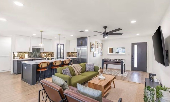 Plano House | Luxury Oasis 5B 2B+Jacuzzi+Pet Friendly