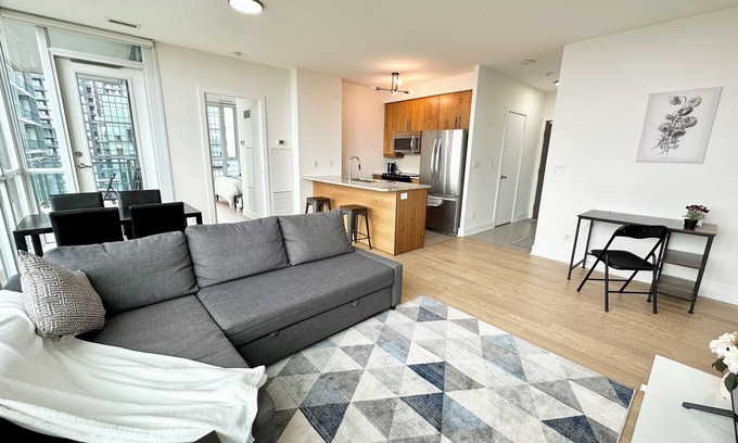 Downtown Mississauga Condo | Luxury Penthouse Suite in the Heart of Square One with Spectacular Views!